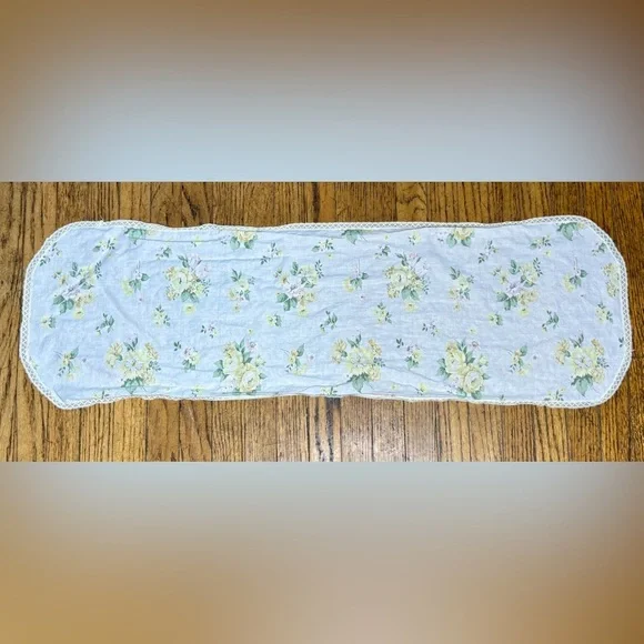 Vintage Yellow Rose Floral Table Runner Lace Trim 39.5 x 13 Inches Cottage Core - Picture 2 of 4